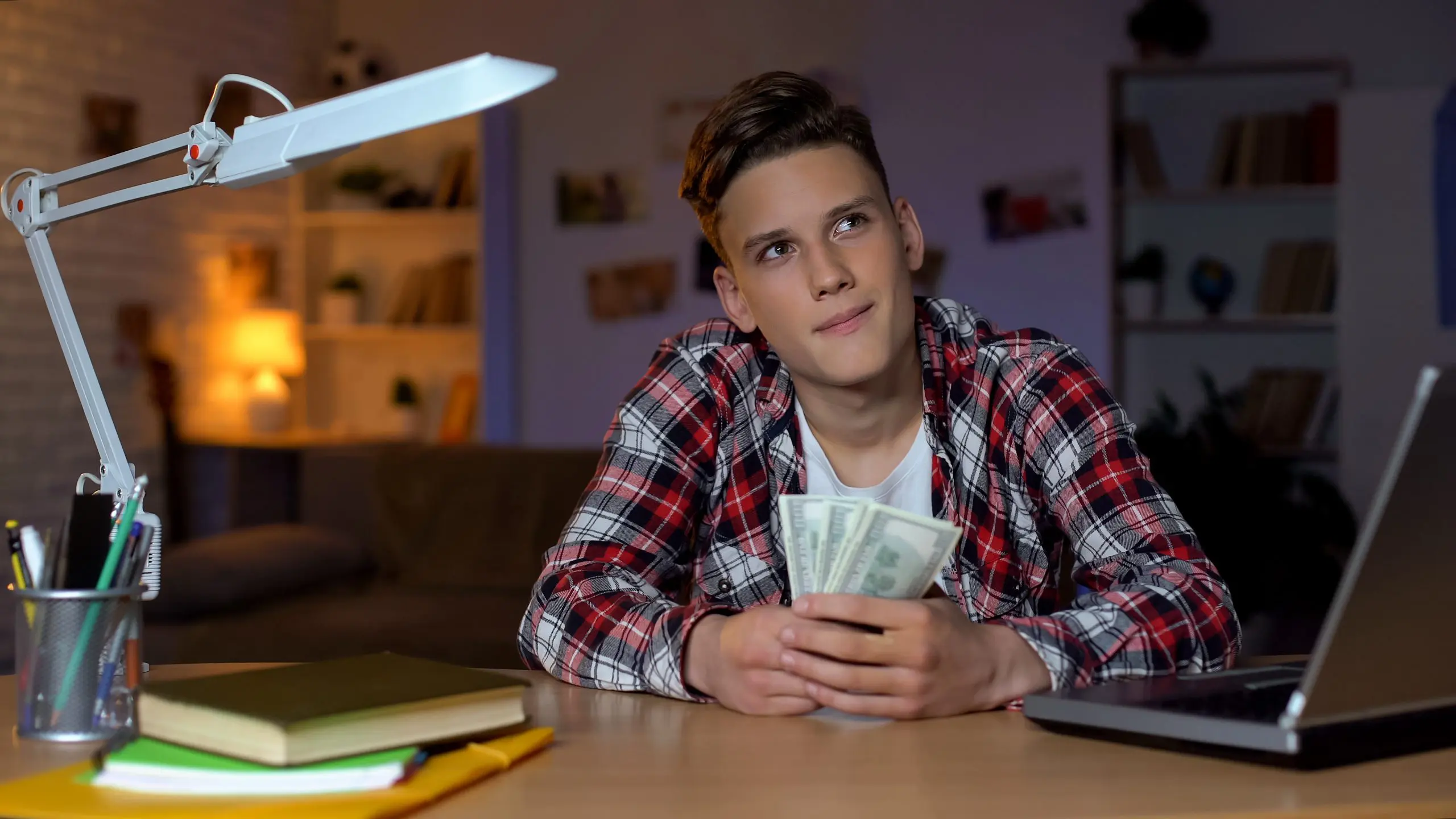 From Clueless to Confident: Teaching Your Kids Financial Responsibility